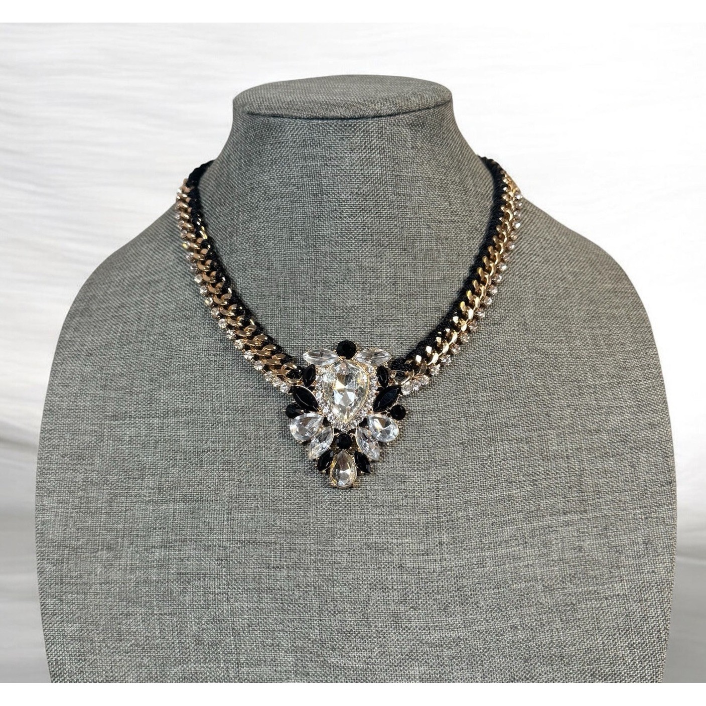 Aldo Collar Costume 16 Black Clear Rhinestone Gold Tone Lobster Clasp Necklace